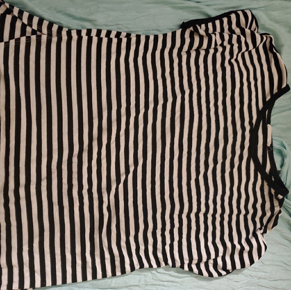 Short sleeve shirt